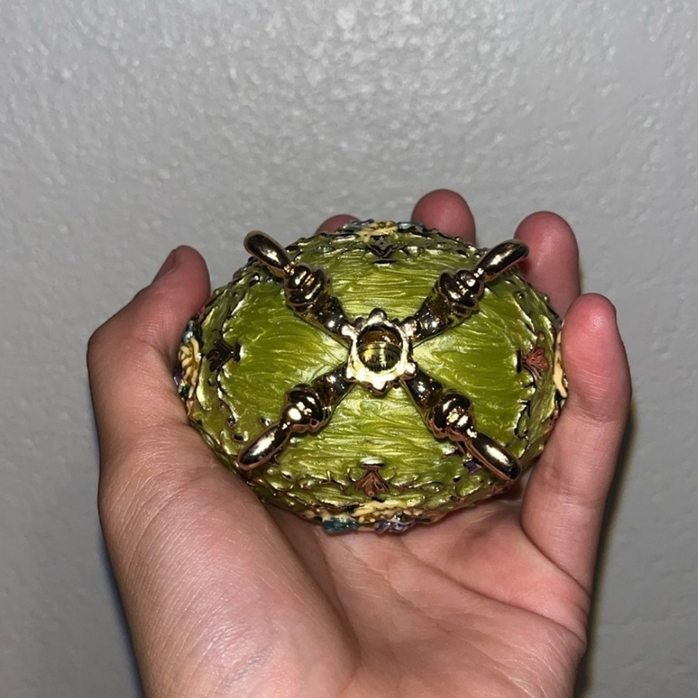 Vintage Faberge Egg Floral Accents - Picture 3 of 6